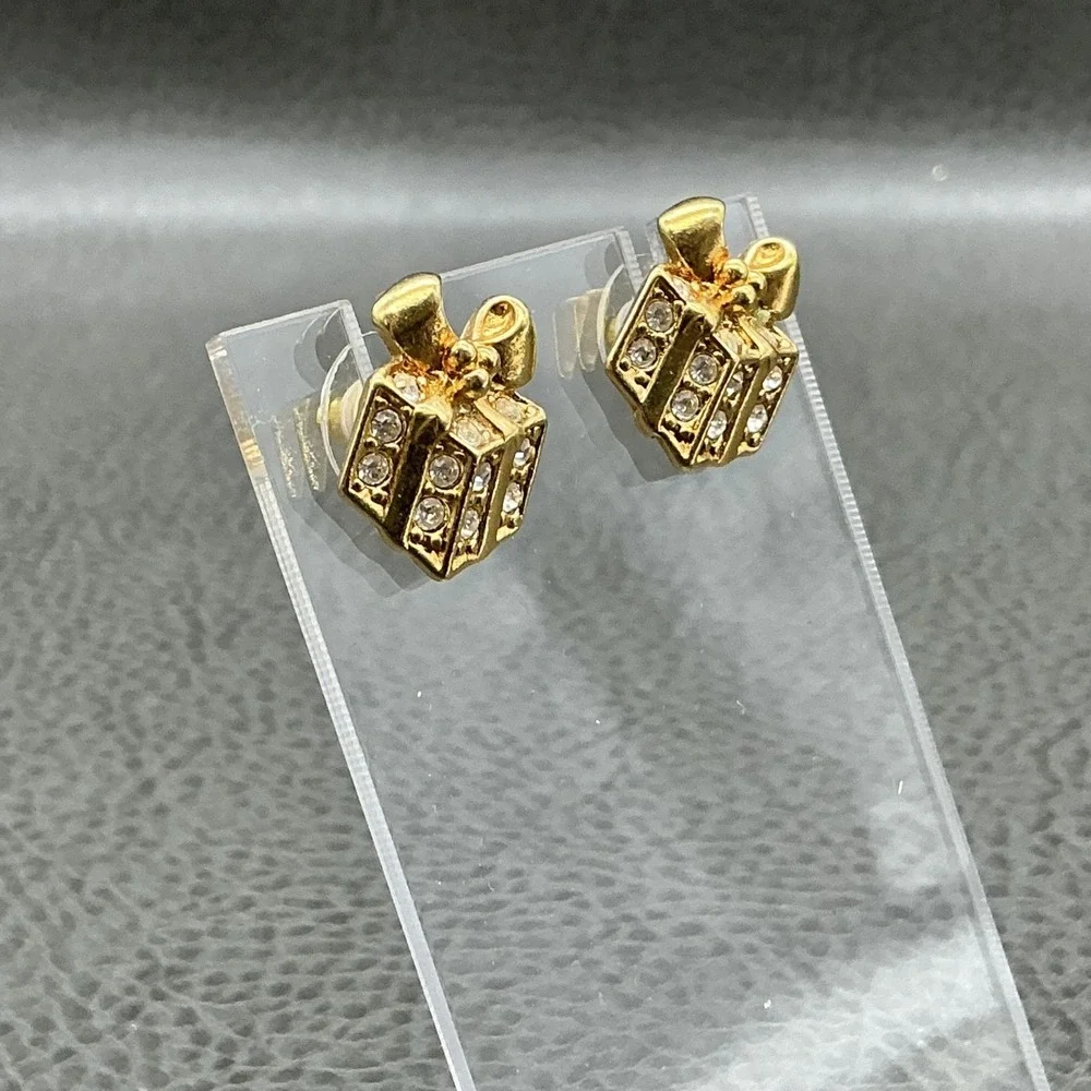 Avon Gold Tone Rhinestone Gift Box Present Stud Earrings‎ Christmas Holiday